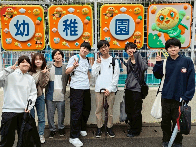 幼稚園訪問GIF